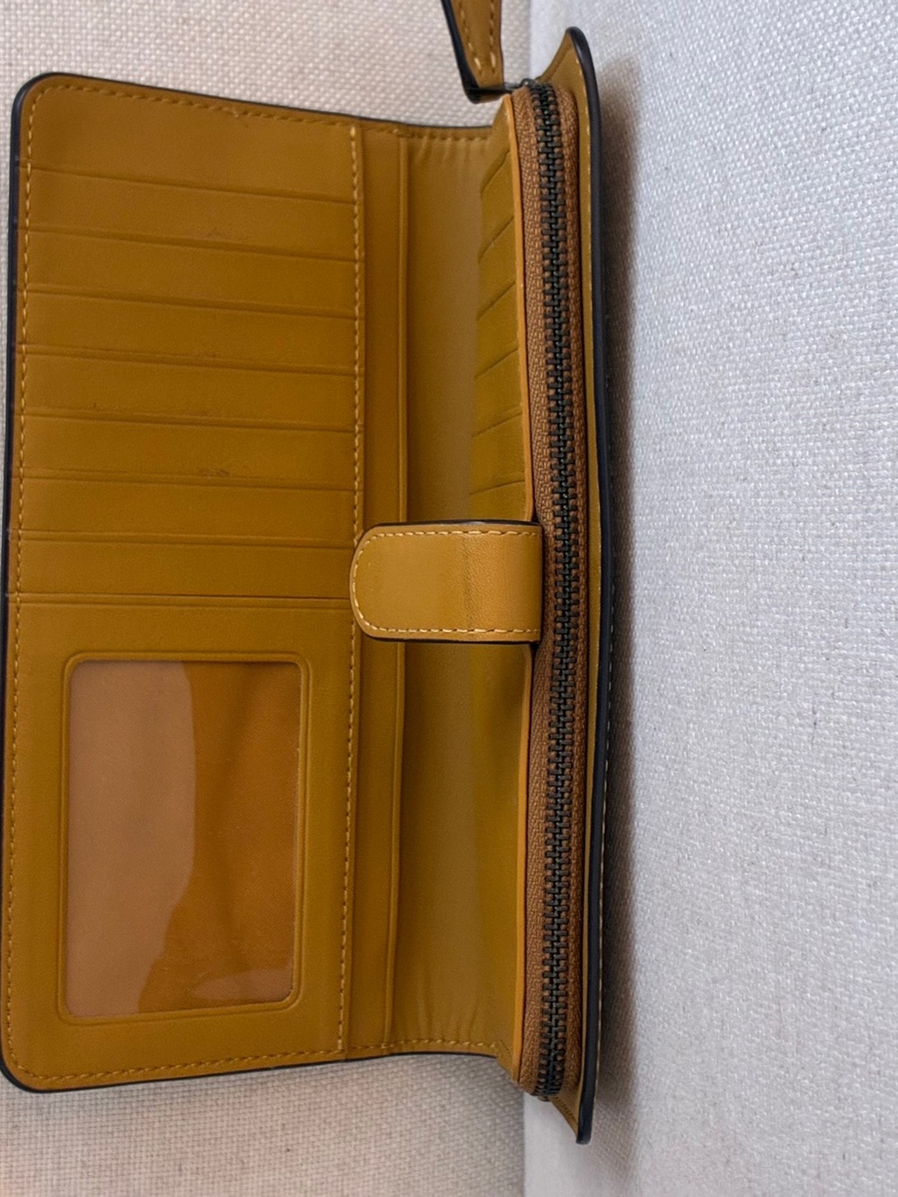 NWOT Coach RARE Mustard Yellow Leather Zip Around Wallet - Picture 7 of 16